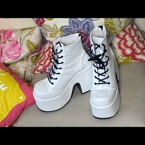 Pleaser Shoes - Demonia - Camel -203